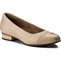 Półbuty CLARKS - Keesha Rosa 261323584 Nude Interest. Brązowe półbuty damskie Clarks, bez wzorów, z lakierowanej skóry, bez obcasa, na obcasie, bez zapięcia. W wyprzedaży za 249.00 zł.
