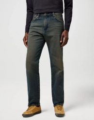 MESKIE SPODNIE WRANGLER FRONTIER NEBULA BLACK 112370956. Czarne spodnie materiałowe męskie Wrangler, l, bez wzorów, z jeansu. Za 219.99 zł.