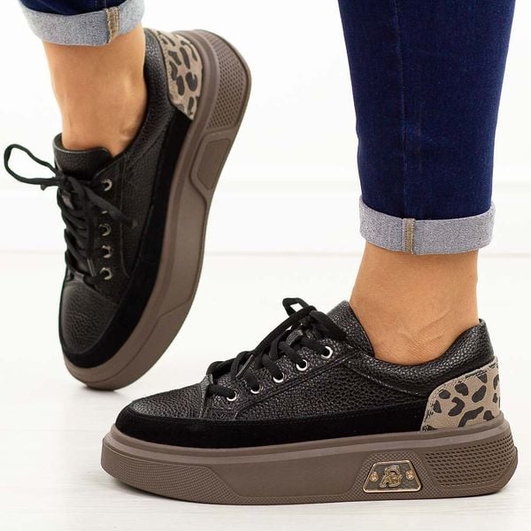 Czarne skórzane półbuty damskie Cambell 19343. Czarne półbuty damskie Cambell, na jesień, bez wzorów, z jeansu, biznesowe, z okrągłym noskiem, bez obcasa, na płaskiej podeszwie, bez zapięcia. Za 259.00 zł.