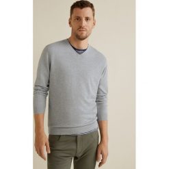 Mango Man - Sweter Tenv. Szare swetry przez głowę męskie Mango Man, z bawełny. Za 139.90 zł.