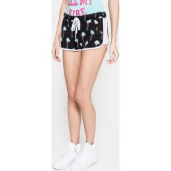 Tally Weijl - Szorty. Szorty damskie marki TALLY WEIJL. W wyprzedaży za 19.90 zł.
