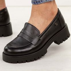 Czarne skórzane mokasyny damskie na traperze Vinceza 18125. Czarne mokasyny damskie VINCEZA, z jeansu, eleganckie. W wyprzedaży za 192.72 zł.