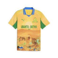 Męska koszulka KIDSUPER × MAMELODI SUNDOWNS PUMA Pelé Yellow Fast Green. Zielone koszulki sportowe męskie Puma, m, bez wzorów, bez kołnierzyka, bez ramiączek, do piłki nożnej. Za 439.00 zł.