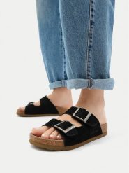 G-Star Raw Klapki CWB-WS-1128-50-S Czarny. Czarne klapki damskie G-Star, bez wzorów, ze skóry, retro, bez obcasa. Za 179.99 zł.