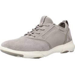 Buty GEOX D NEBULA S Szary. Szare obuwie sportowe damskie Geox, bez wzorów, z materiału, na fitness i siłownię. Za 427.99 zł.