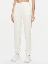 Guess Spodnie dresowe Aislin V4RB01 KC2T0 Biały Regular Fit. Białe spodnie dresowe damskie Guess, xl, z aplikacjami, z dresówki. Za 239.99 zł.