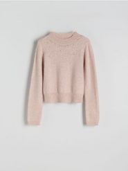 Sweter z ozdobną aplikacją - różowy. Czerwone swetry damskie Reserved, l, z aplikacjami, z dzianiny, bez kołnierzyka, bez ramiączek, bez kaptura. W wyprzedaży za 59.99 zł.