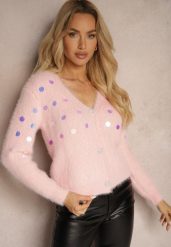 Różowy Kardigan z Wełną o Krótkim Kroju na Perełkowe Guziki z Cekinami Terelora. Czerwone kardigany damskie Renee, z aplikacjami, z jeansu, eleganckie, krótkie. Za 99.99 zł.