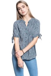 KOSZULA DAMSKA MUSTANG Elsa Blouse 1009467 11713. Bluzki damskie Mustang, s, bez wzorów, bez kołnierzyka, bez ramiączek. W wyprzedaży za 49.99 zł.