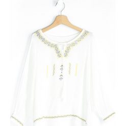 Biała Bluzka Boho Girl. Białe bluzki dla dziewczynek Born2be, z dekoltem w łódkę. Za 34.99 zł.