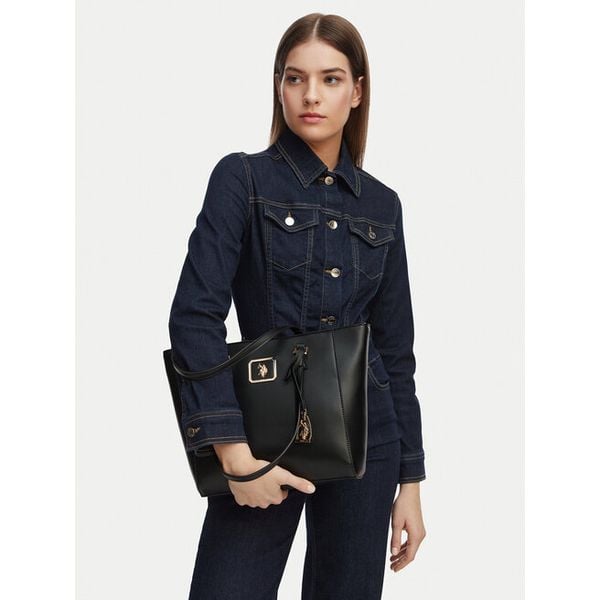 Torebka U.S. Polo Assn. Czarne torebki do ręki damskie U.S. Polo Assn., bez wzorów, bez dodatków. Za 144.99 zł.