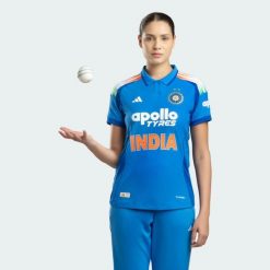 KOSZULKA INDIA CRICKET ODI W. Niebieskie t-shirty damskie Adidas, xs, bez wzorów, z dzianiny, klasyczne, bez kołnierzyka. Za 439.00 zł.