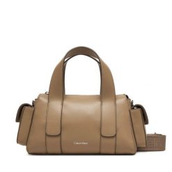 Torebka Calvin Klein. Brązowe torebki do ręki damskie Calvin Klein, bez wzorów, klasyczne, bez dodatków. Za 489.99 zł.