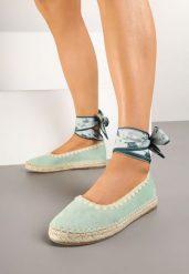 Jasnozielone Espadryle ze Wzorzystym Wiązaniem Przy Kostce Zdobione Plecionką Lortevia. Zielone espadryle damskie Renee, z aplikacjami, z zamszu, boho, bez obcasa, na obcasie, bez zapięcia. Za 74.99 zł.