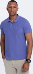 Ombre Jednokolorowa koszulka polo męska BASIC z dzianiny pique - fioletowa V12 OM-POBS-0100 S. Fioletowe koszulki polo męskie Ombre, m, bez wzorów, z dzianiny, bez ramiączek. Za 79.99 zł.