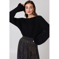 NA-KD Krótki sweter z dzianiny z długim rękawem - Black. Czarne swetry damskie NA-KD, z dzianiny. Za 121.95 zł.