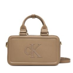 Torebka Calvin Klein. Brązowe torebki do ręki damskie Calvin Klein, bez wzorów, klasyczne, bez dodatków. Za 489.99 zł.