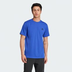 Train Essentials Comfort Training Tee. Czarne buty sportowe męskie Adidas, z materiału, bez zapięcia, na fitness i siłownię. Za 127.65 zł.