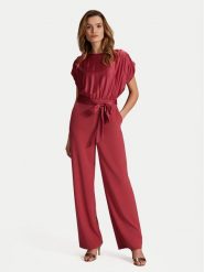 Swing Kombinezon 3AG01000 Czerwony Loose Fit. Czerwone sukienki damskie Swing, bez wzorów, z syntetyku, bez kołnierzyka, bez ramiączek. Za 419.99 zł.