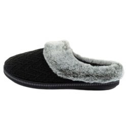 Kapcie Damskie Ocieplane Skechers 167225/BLK czarne. Czarne kapcie damskie bez wzorów, z gumy. Za 283.73 zł.