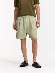 Szorty comfort fit - oliwkowy. Zielone szorty męskie Reserved, l, bez wzorów, z bawełny. Za 119.99 zł.