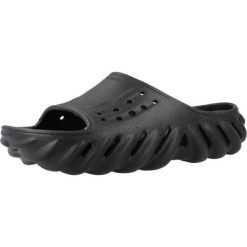 Klapki Crocs Model Echo Slide Kolor Czarny. Czarne klapki damskie Crocs, bez wzorów, z gumy. W wyprzedaży za 209.00 zł.