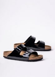 Klapki damskie Birkenstock Arizona BF (1005292). Czarne klapki damskie Birkenstock, bez wzorów, młodzieżowe, bez obcasa. Za 349.99 zł.