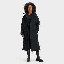 City Slicker Winter Rain Jacket. Czarne kurtki damskie AGU, bez wzorów, rowerowe. Za 1,488.40 zł.