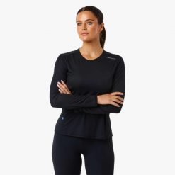 Koszulka treningowa damska Swedemount Ultra Light LS Tee szybkoschnąca. Czarne koszulki sportowe damskie SWEDEMOUNT, bez wzorów, z syntetyku, bez kołnierzyka. Za 149.99 zł.