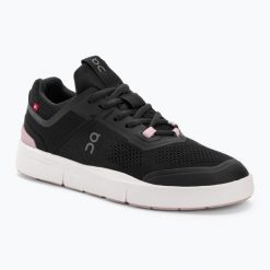 Buty damskie On The Roger Spin. Białe obuwie sportowe damskie On, bez wzorów, z gumy, do biegania. Za 499.99 zł.