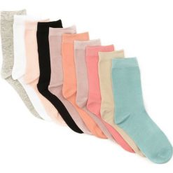 10-pack Mix Kolorów Skarpetki Love Is. Skarpety damskie marki Born2be. Za 74.99 zł.