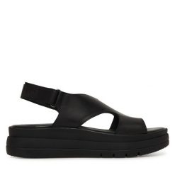 Sandały Tamaris. Czarne sandały damskie Tamaris, bez wzorów, bez obcasa, na płaskiej podeszwie, bez zapięcia. Za 369.99 zł.