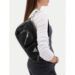 Torebka Guess Jeans. Czarne torebki do ręki damskie Guess Jeans, z aplikacjami, z jeansu, klasyczne, bez dodatków. Za 259.99 zł.