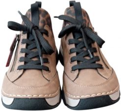 Rieker Shoes Brązowe 41 (45973-24). Brązowe buty sportowe męskie Rieker, bez zapięcia. Za 316.22 zł.