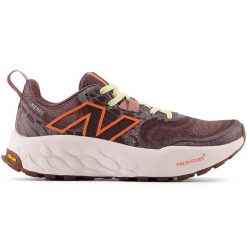 Buty damskie New Balance Fresh Foam X Hierro v8 WTHIERP8 – bordowe. Czerwone obuwie sportowe damskie New Balance, bez wzorów, z materiału, do biegania. Za 399.99 zł.