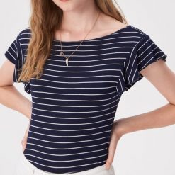 T-shirt z wycięciem na plecach - Granatowy. T-shirty damskie marki Sinsay. Za 29.99 zł.