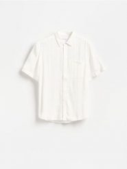 Koszula regular fit w kratę - biały. Białe koszule męskie Reserved, l, bez wzorów, z tkaniny, bez kołnierzyka, bez ramiączek. Za 119.99 zł.