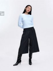 Sweter z domieszką wiskozy - jasnoniebieski. Niebieskie swetry damskie Reserved, l, bez wzorów, z dzianiny, bez kołnierzyka, bez ramiączek, bez kaptura. Za 99.99 zł.