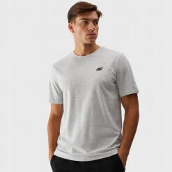 T-SHIRT MĘSKI 4F XXL KOSZULKA BAWEŁNIANA BASIC TTSHM1843. Szare koszulki sportowe męskie 4f, m, bez wzorów, z bawełny, bez kołnierzyka, bez ramiączek, na fitness i siłownię. Za 67.99 zł.