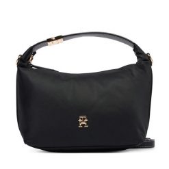 Torebka Tommy Hilfiger. Czarne torebki do ręki damskie Tommy Hilfiger, bez wzorów, z nylonu, klasyczne, bez dodatków. Za 529.99 zł.