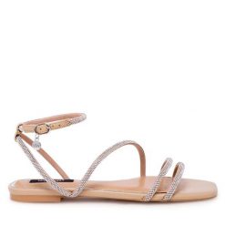 Sandały Nine West. Brązowe klapki damskie Nine West, bez wzorów, bez obcasa, na płaskiej podeszwie, bez zapięcia. Za 199.99 zł.