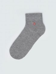 Skarpety męskie bawełniane szare meder 903. Szare skarpety męskie Big Star, bez wzorów, z bawełny. Za 19.99 zł.