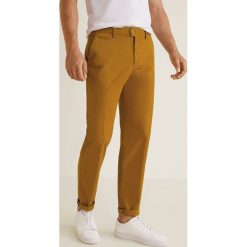 Mango Man - Spodnie Berlin3. Szare eleganckie spodnie męskie Mango Man, z bawełny. W wyprzedaży za 139.90 zł.