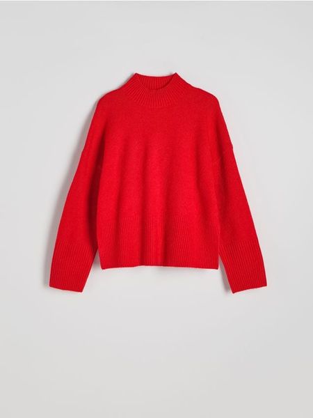 Sweter z golfem - czerwony. Czerwone swetry damskie Reserved, l, bez wzorów, z dzianiny, bez kołnierzyka, bez ramiączek, bez kaptura. W wyprzedaży za 39.99 zł.