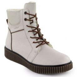 Skórzane botki damskie beżowe Rieker Y4303-80. Brązowe botki damskie Rieker, ze skóry, bez obcasa, bez zapięcia. Za 429.00 zł.