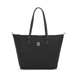 Torebka Tommy Hilfiger. Czarne torebki do ręki damskie Tommy Hilfiger, bez wzorów, klasyczne, bez dodatków. Za 239.99 zł.