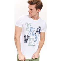 T-SHIRT Z NADRUKIEM. T-shirty męskie TOP SECRET. Za 39.99 zł.