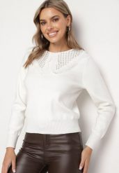 Biały Sweter z Wiskozą i Ozdobnym Kołnierzykiem z Cyrkoniami Iligala. Białe swetry damskie Born2be, l, bez wzorów, z jeansu, eleganckie, bez kołnierzyka, bez ramiączek, długie, bez kaptura. Za 139.99 zł.