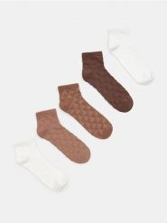 Ażurowe skarpetki z bawełną 5 pack - wielobarwny. Skarpety damskie Sinsay, w ażurowe wzory, z bawełny. Za 15.99 zł.