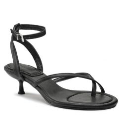 Sandały Jenny Fairy. Czarne klapki damskie Jenny Fairy, bez wzorów, bez obcasa, na słupku, bez zapięcia. Za 109.99 zł.